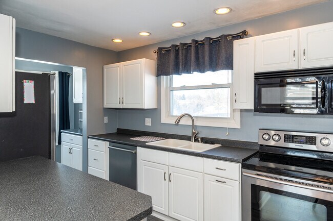 Kitchen - 4254 Dayton Xenia Rd