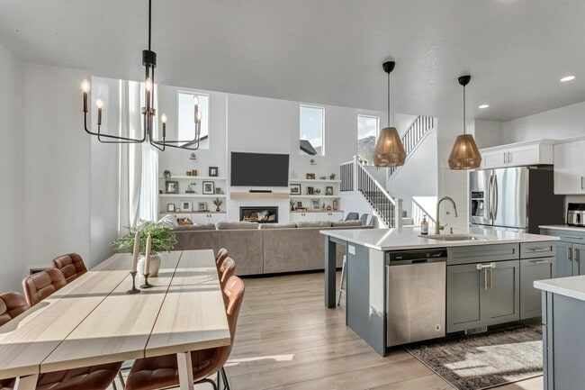 Building Photo - 14636 Snow Leopard Ln