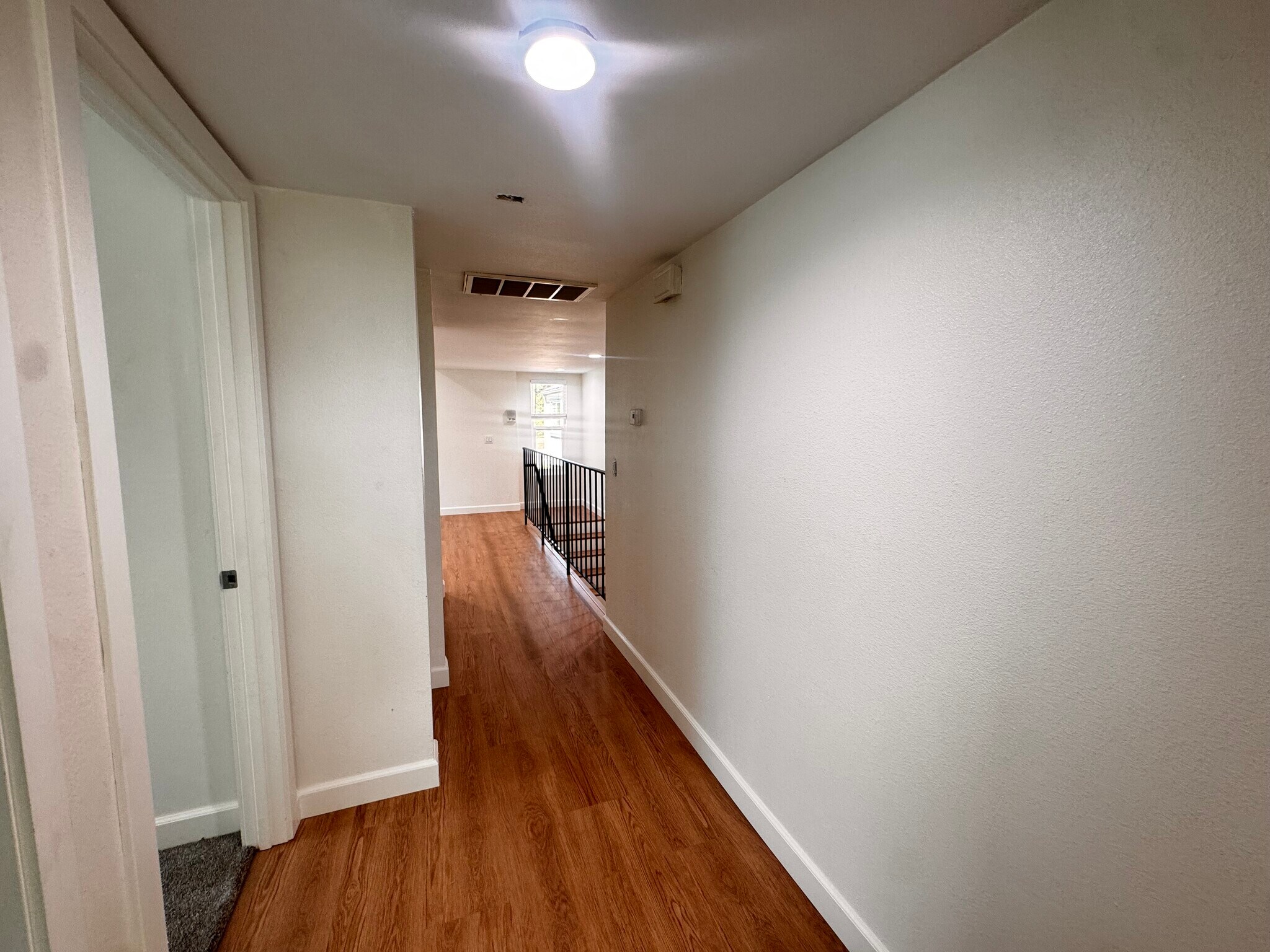 Building Photo - 1102 Cleghorn Dr