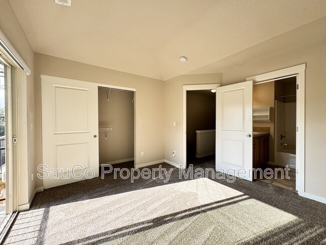 Building Photo - 10438 SW Akilean Terrace