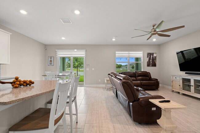 Building Photo - 10454 SW Captiva Dr
