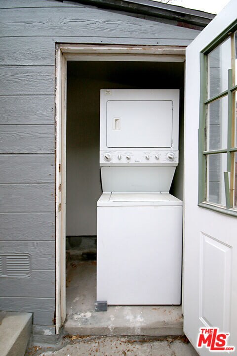 Building Photo - 9717 Tujunga Canyon Blvd