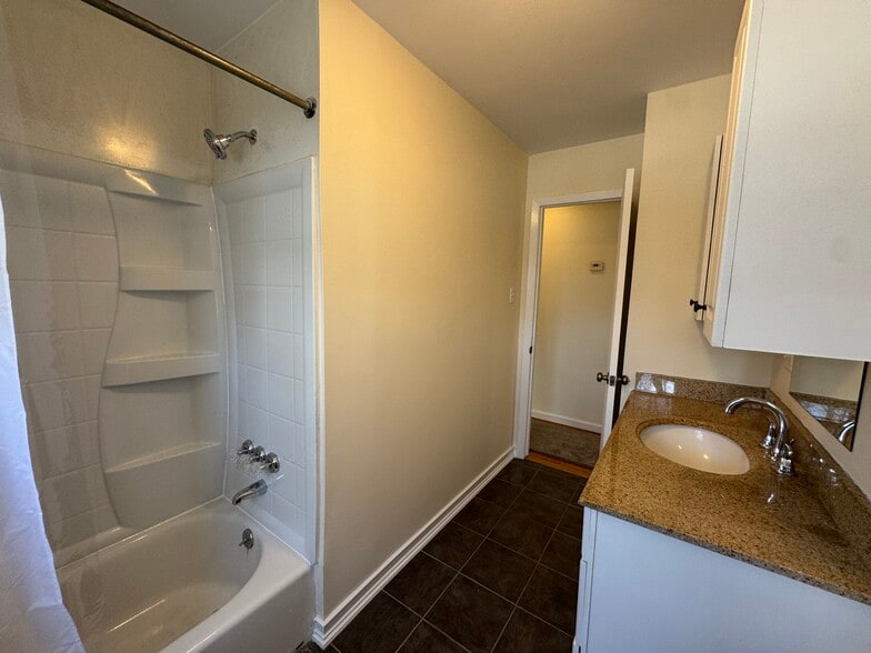 Building Photo - 40 Whitestone Rd