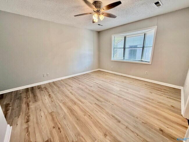 Building Photo - 14011 Mariellen Rd SW