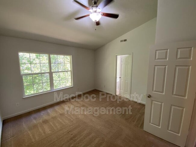 Building Photo - 4249 Normandy Ct