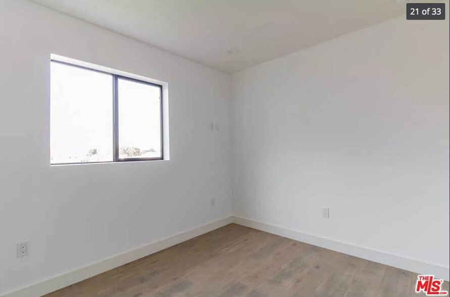 Building Photo - 412 N Ardmore Ave