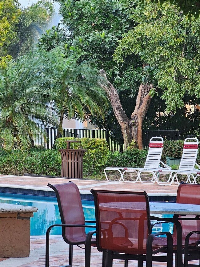 Building Photo - 4832 N State Rd 7