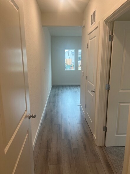 Building Photo - 7160 Vail Rnch Rd