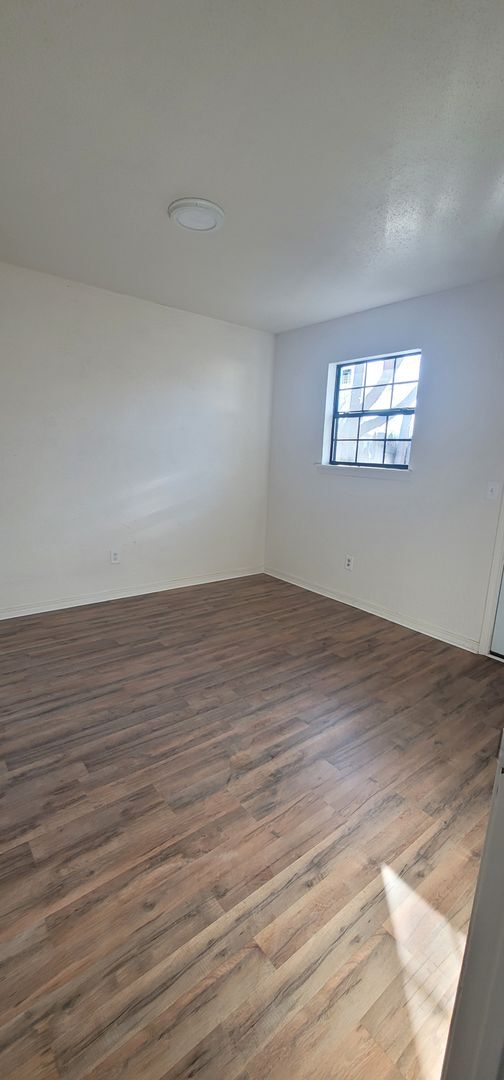 Building Photo - This perfect slice of peace!