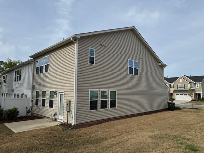 Building Photo - End-Unit Gem Near White Oak Crossing – Style, Space & Convenience!