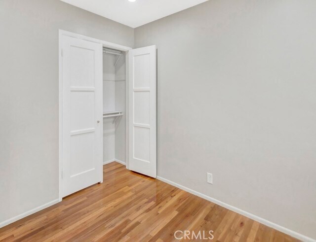 Building Photo - 557 N Rosemary Ln