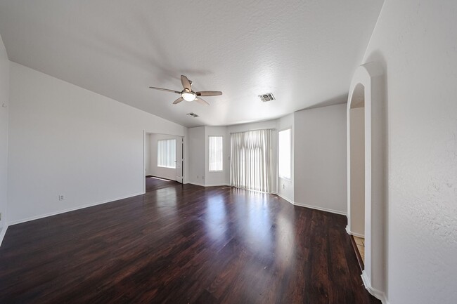 Building Photo - RV GATE! Lovely 4 bedroom, 3 bathroom home...