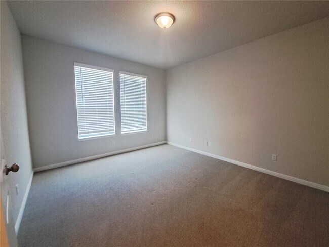 Building Photo - 309 Toddy Wy