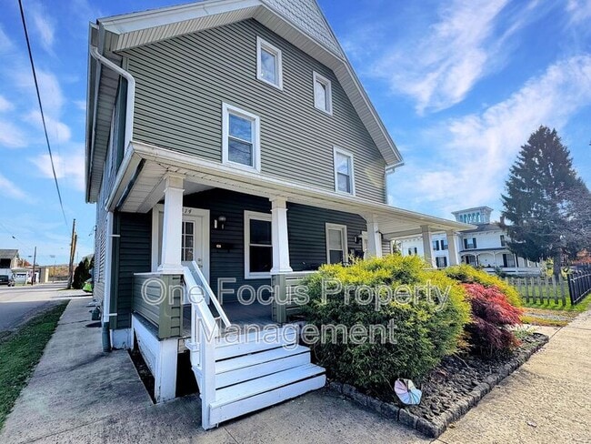 Primary Photo - 1314 Dewey Ave