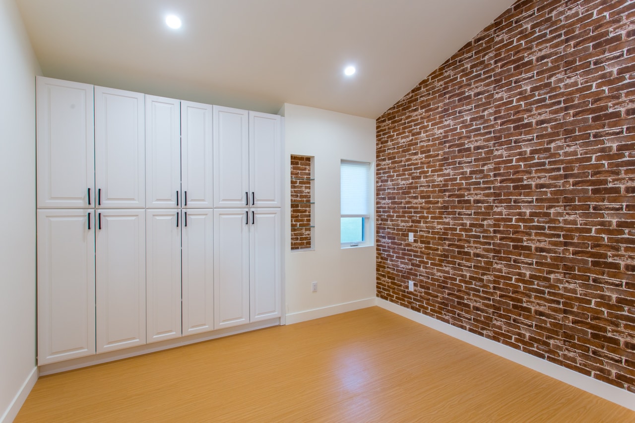 Building Photo - 5401 W 83rd St