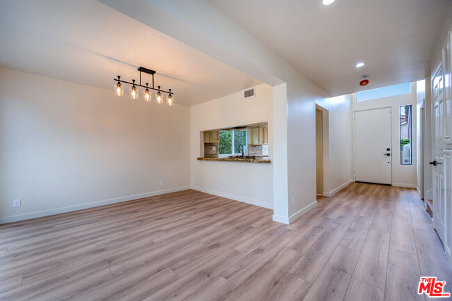Building Photo - 3974 Astaire Ave