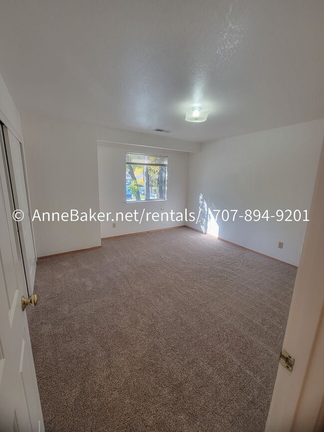 Building Photo - Cloverdale Meadow Condo Available Now