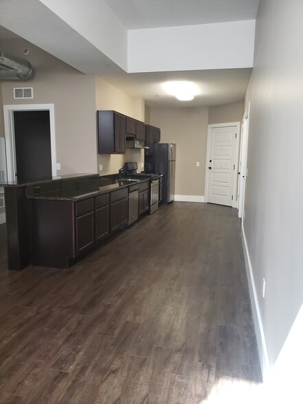 Building Photo - 2212 E 12th St