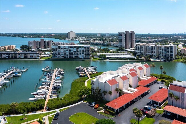 Building Photo - 7907 Sailboat Key Blvd S