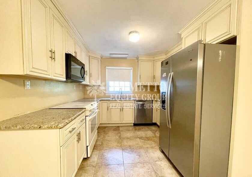 Building Photo - 2409 W Cornwallis Dr