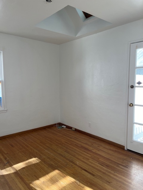 Room2 - 1170 W Summerland Ave