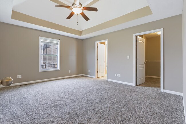 Building Photo - Flagstone Drive