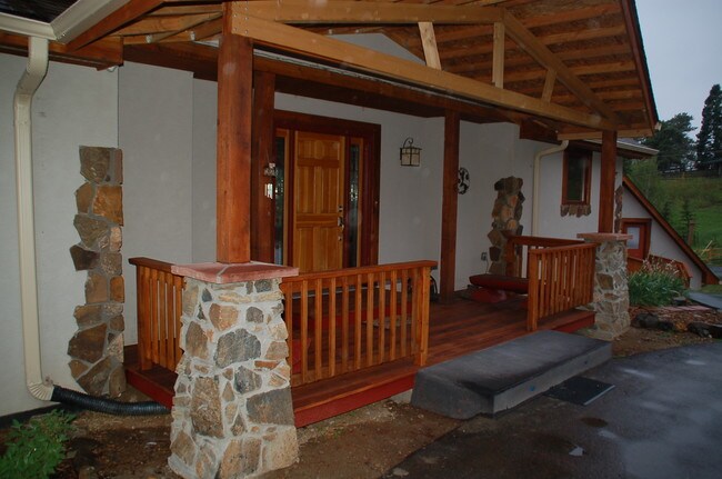 Exterior - 53 Paradise Rd