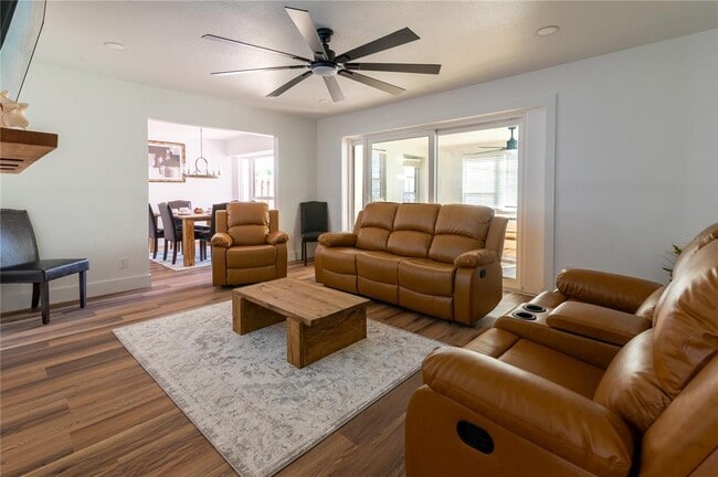 Building Photo - 1897 Dolphin Blvd S