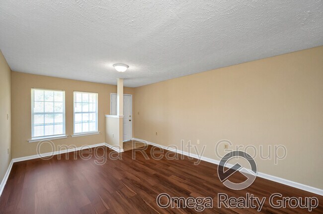 Building Photo - 156 Patton St W