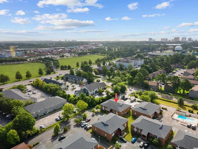 Building Photo - 2005 Greens Blvd