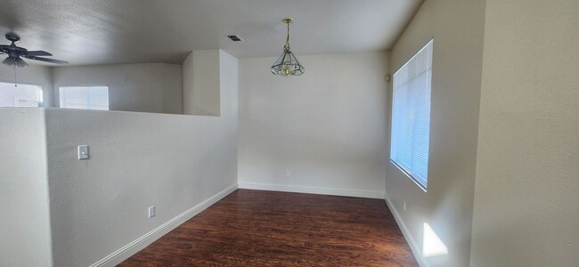 Building Photo - 4 Bedroom Home in Elk Grove