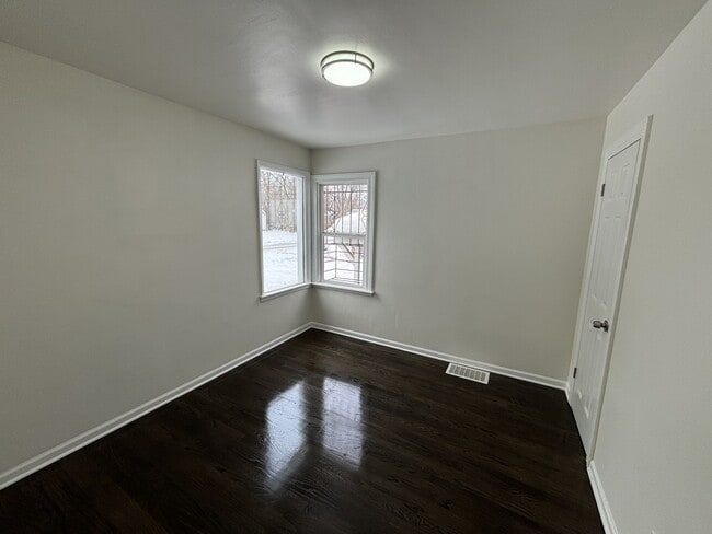 Building Photo - 575 Durbin St