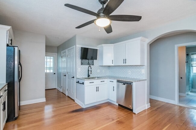 Building Photo - 30 Sunnymeade Ave