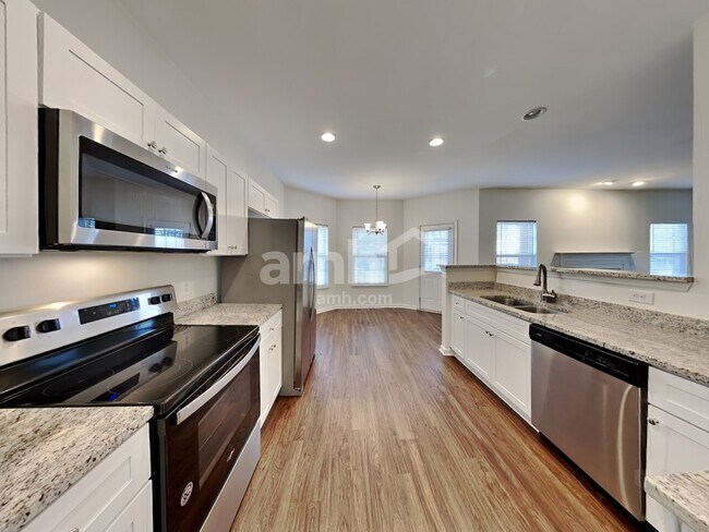 Building Photo - 1502 Halifax Dr