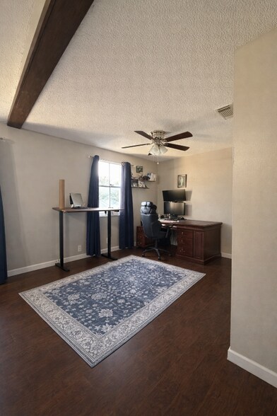 Building Photo - 20778 NW 1st Ct