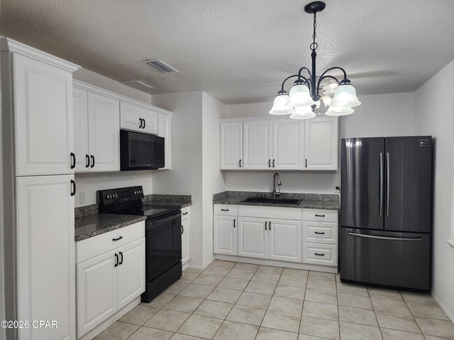 Building Photo - 1804 Arthur Ave