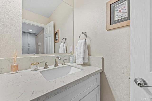 Building Photo - 2505 Navarra Dr