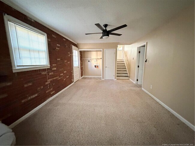 Building Photo - 4946 Pinewood Dr