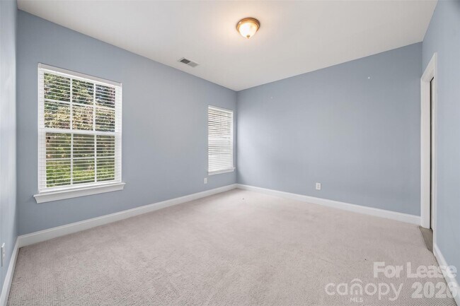 Building Photo - 415 Fischer Rd