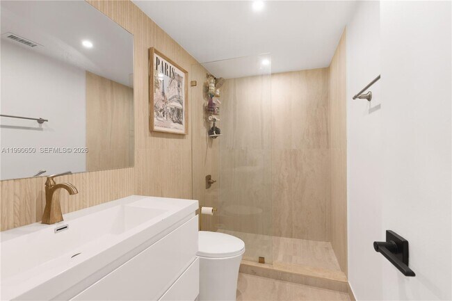 Building Photo - 5161 Collins Ave