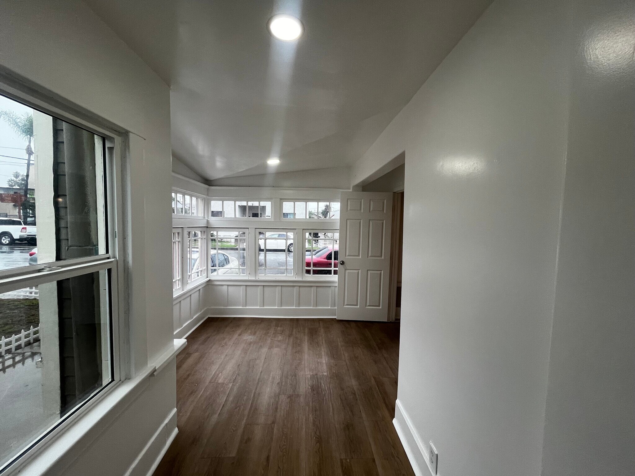 Building Photo - 201 E Eagle St