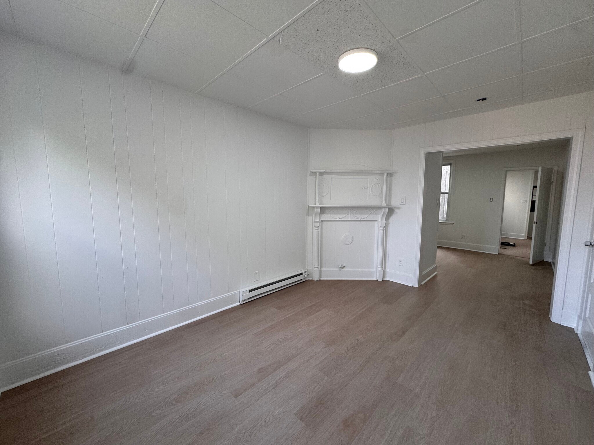 Building Photo - 211 Chelsea St