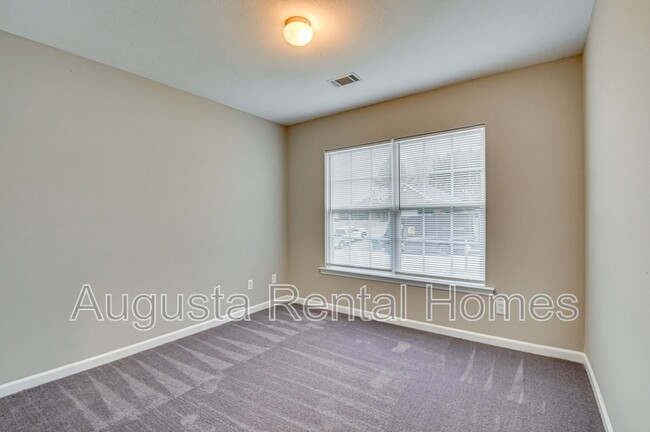 Building Photo - 4866 Orchard Hill Dr