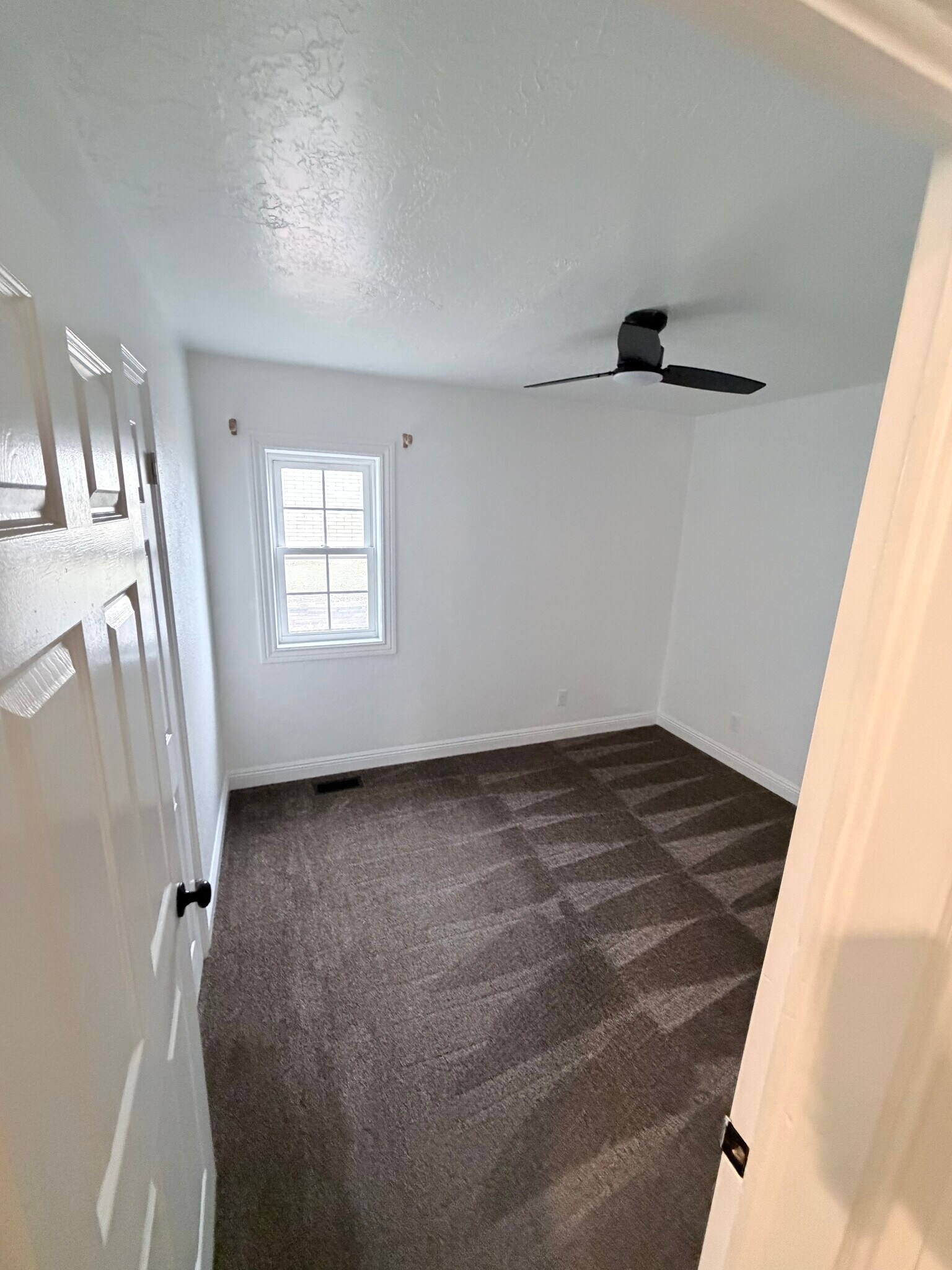 Building Photo - 306 E 900 N