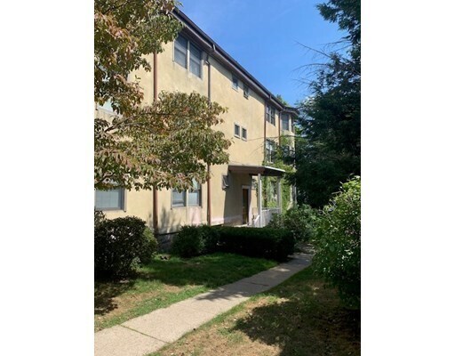 Building Photo - 206 Sumner St