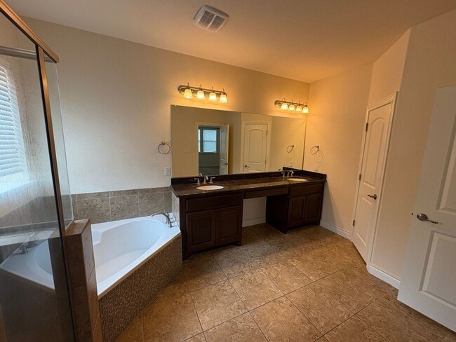 Building Photo - Make This Pflugerville Residence Your New Home!!