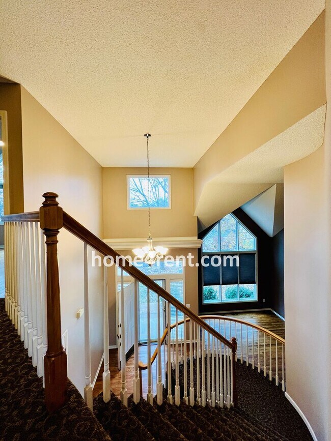 Building Photo - Beautiful Four Bedroom Home in Blue Valley...