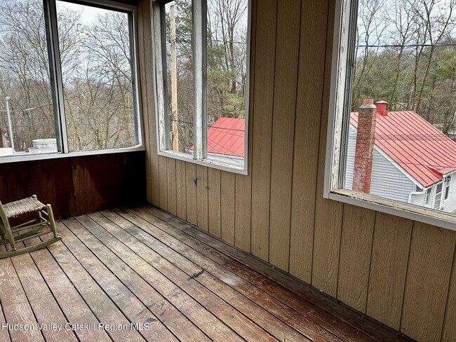 Building Photo - 86 Vineyard Ave