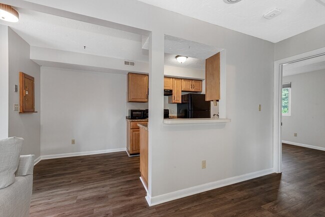 Building Photo - 203 Lake St