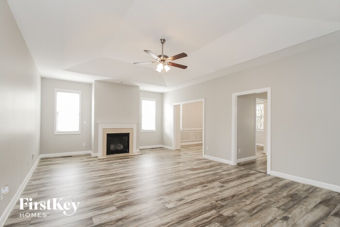 Building Photo - 5445 Stone Crossing Dr